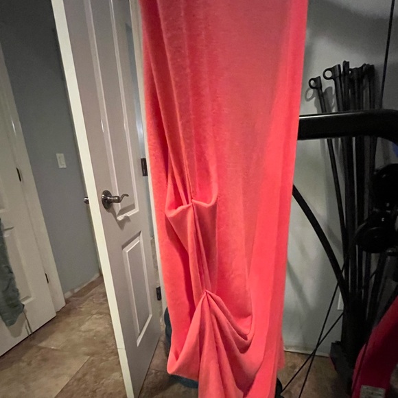 Light orange/salmon Mossimo sleeveless dress. With gathered side.Cute and comfy! - Picture 4 of 4